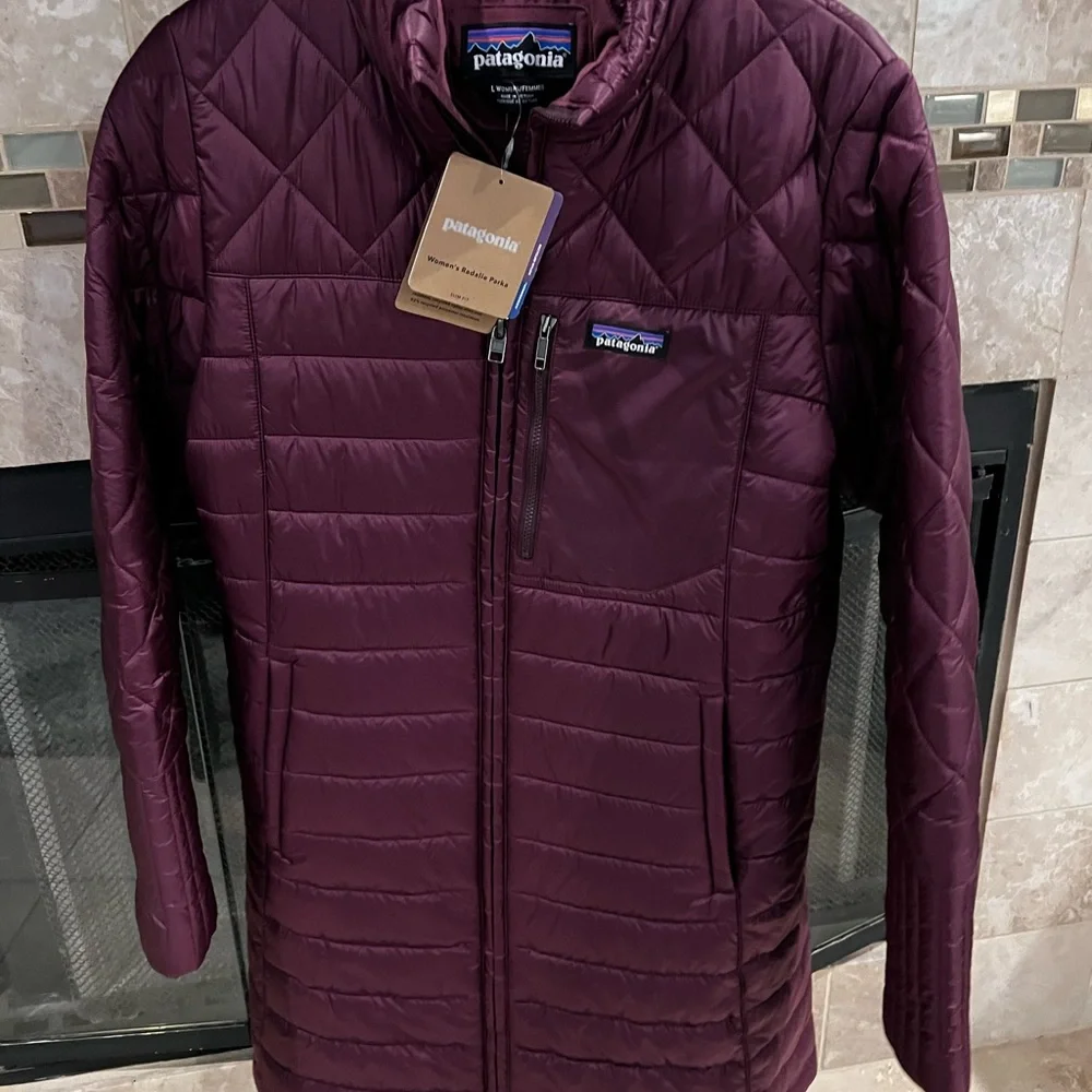 *SOLD* NWT Patagonia Women's Radalie Parka slim fit size L - Picture 5 of 8